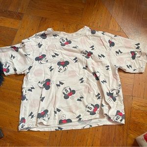Uniqlo UT Minnie Mouse Size S Slightly Cropped Short Sleeve Top
